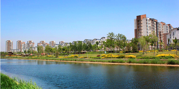 1558928798112911.jpg 八里臺示范鎮一期景觀帶600.jpg